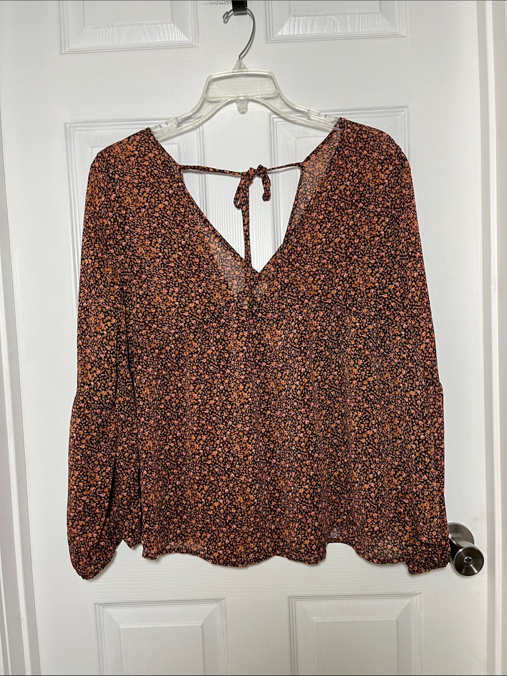 Mossimo Supply Co. Rust Floral V-Neck Tie-Back Blouse